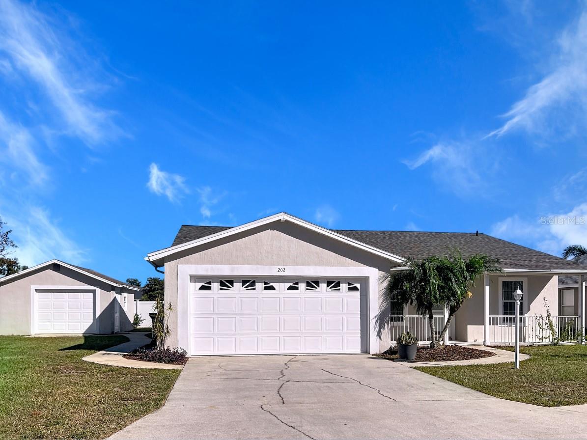 Single Family Residence in AUBURNDALE, FL - Daniel Dourado