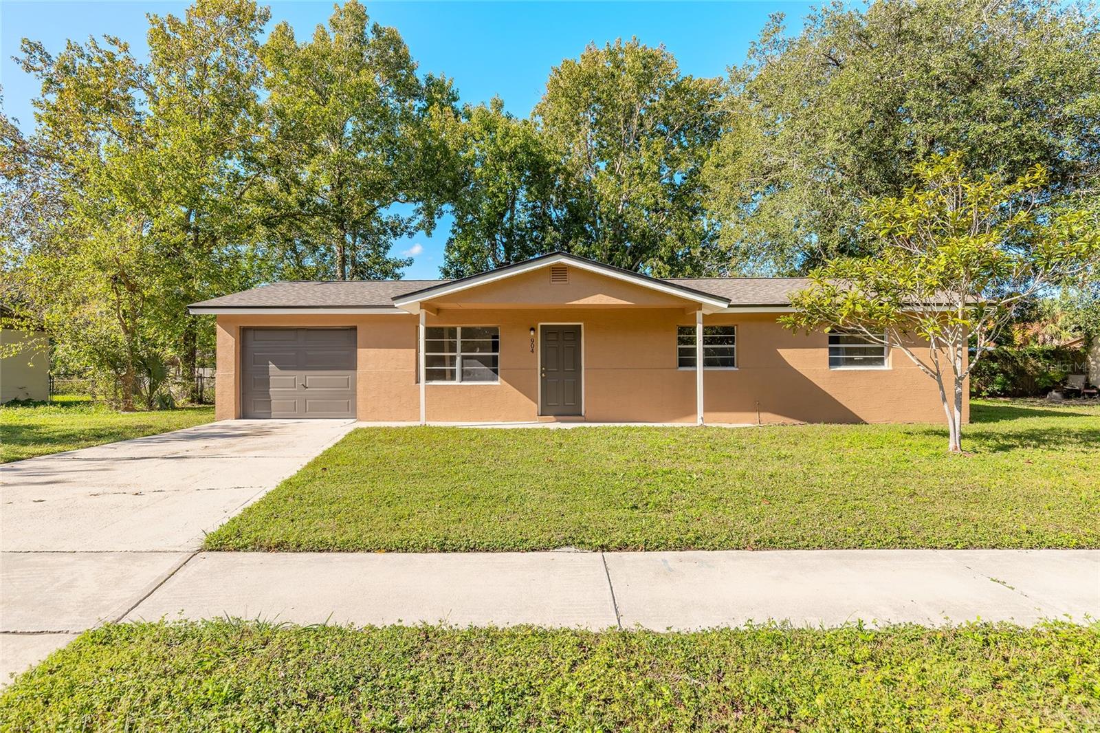 Single Family Residence in DAYTONA BEACH, FL - Daniel Dourado