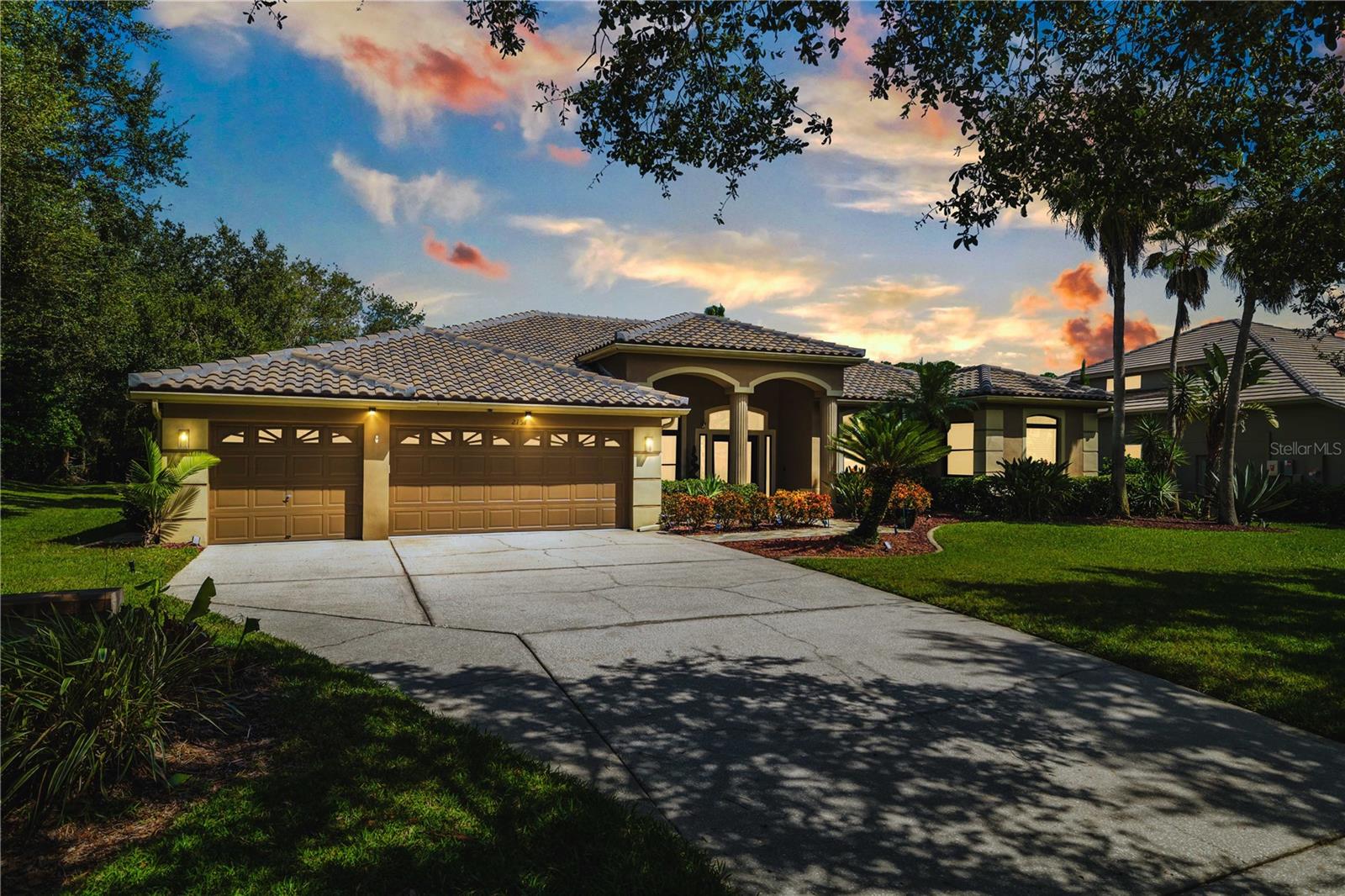 Single Family Residence in OLDSMAR, FL - Daniel Dourado