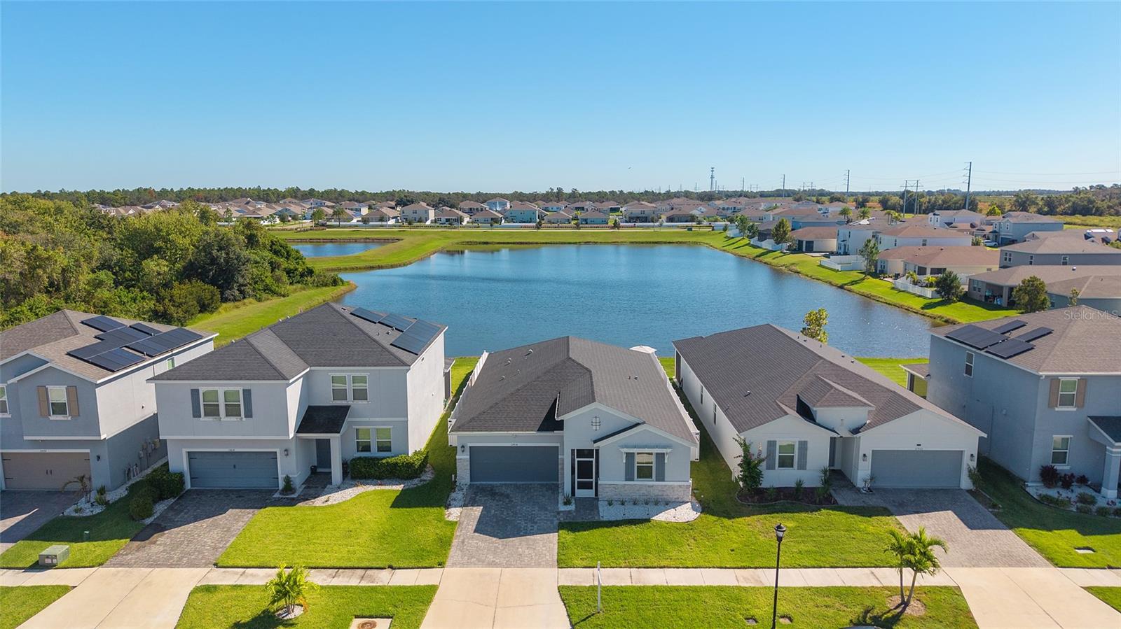 Single Family Residence in RIVERVIEW, FL - Daniel Dourado