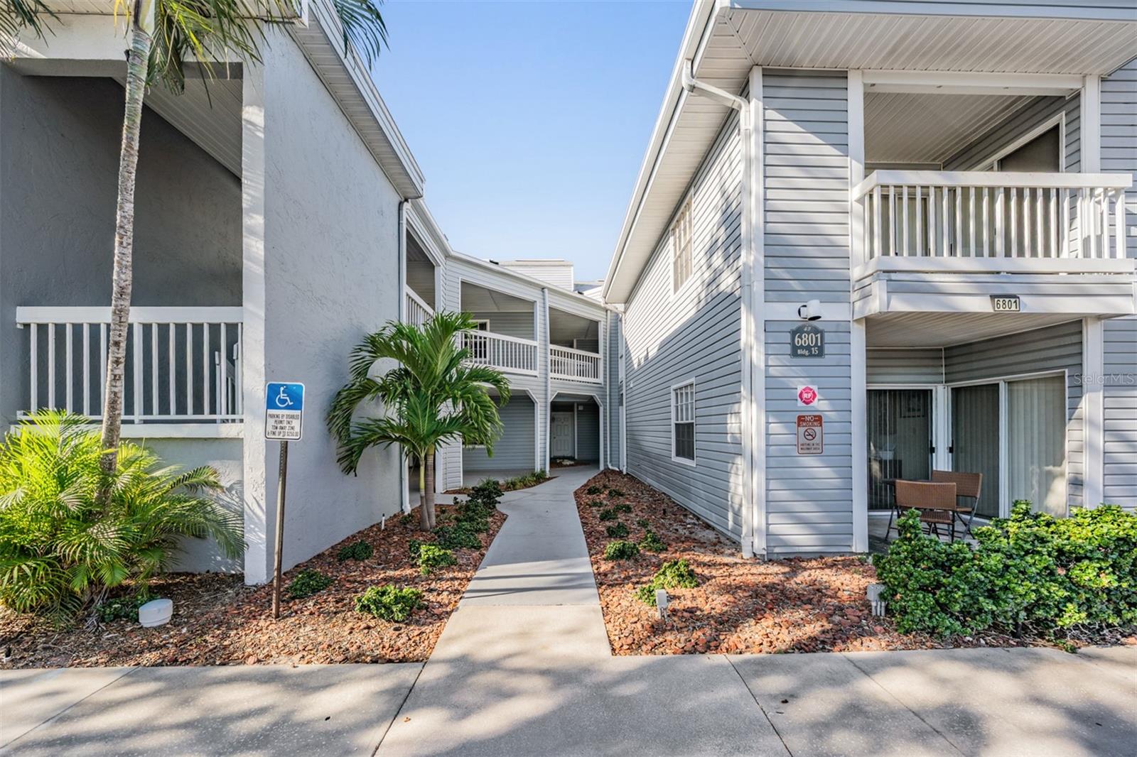 Condominium in ST PETERSBURG, FL - Daniel Dourado