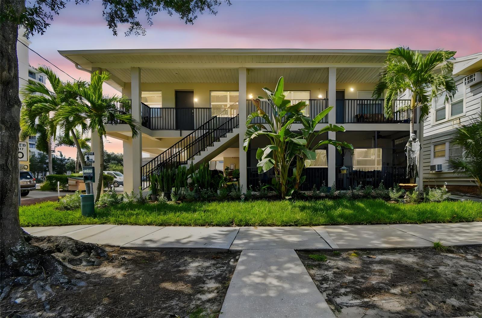 Condominium in ST PETERSBURG, FL - Daniel Dourado