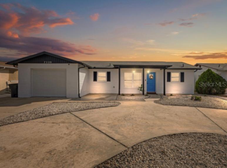 Single Family Residence in PORT RICHEY, FL - Daniel Dourado