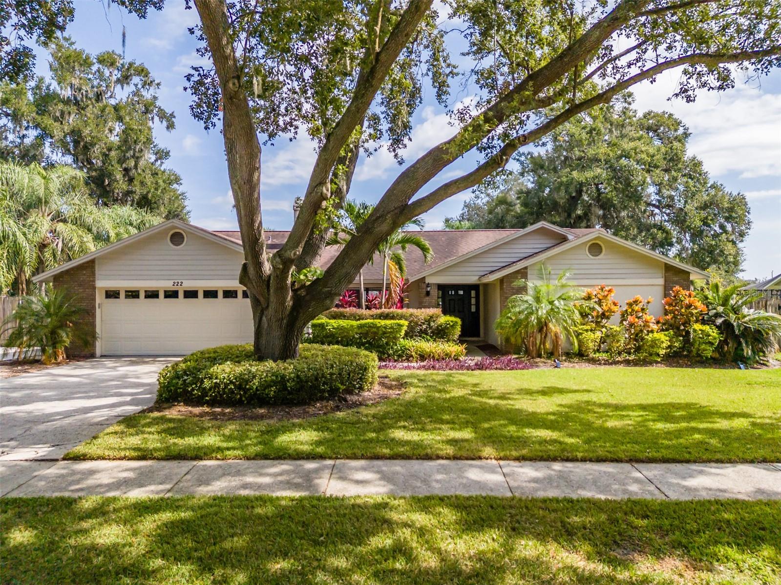 Single Family Residence em SEFFNER, FL - Daniel Dourado