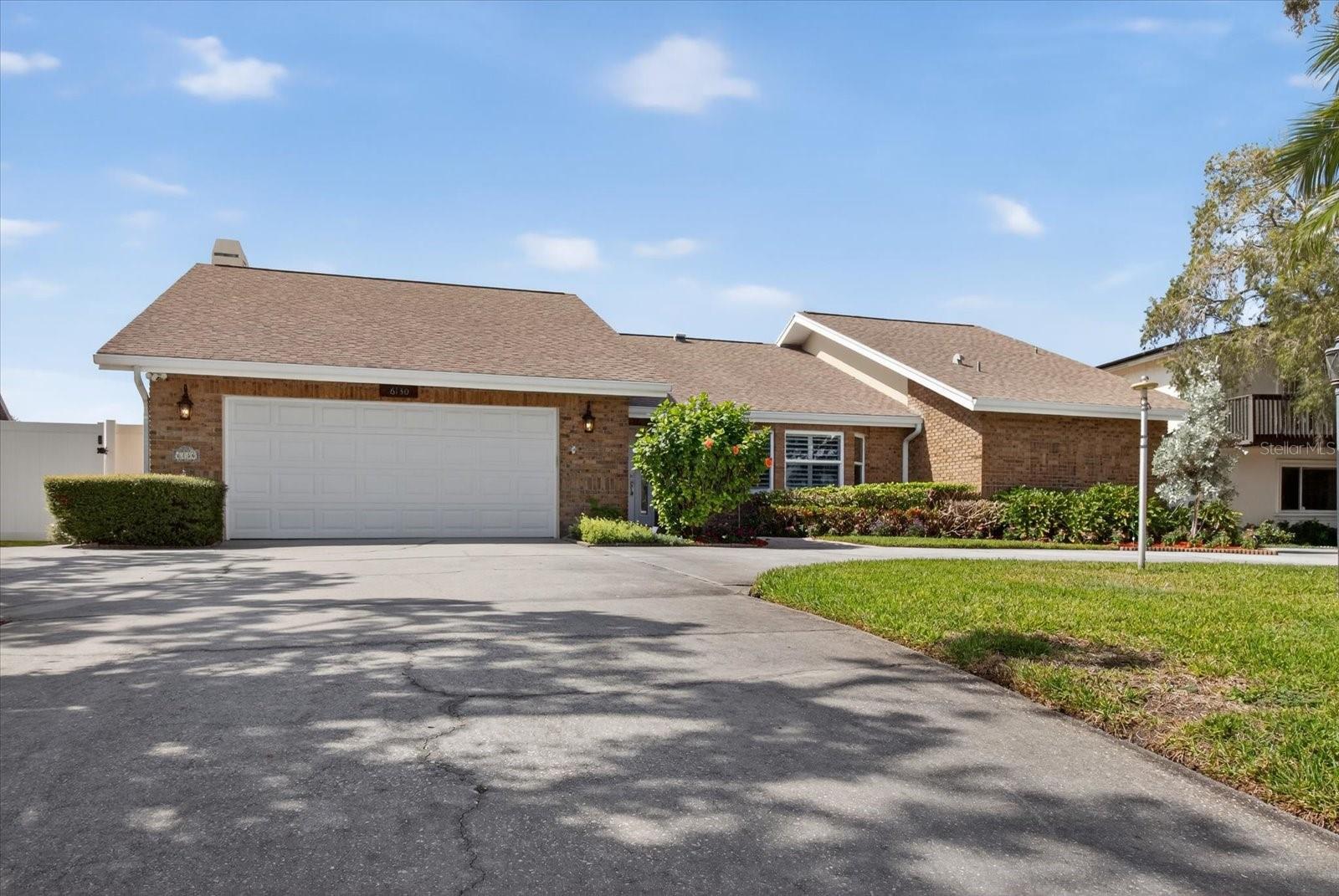 Single Family Residence in ST PETERSBURG, FL - Daniel Dourado