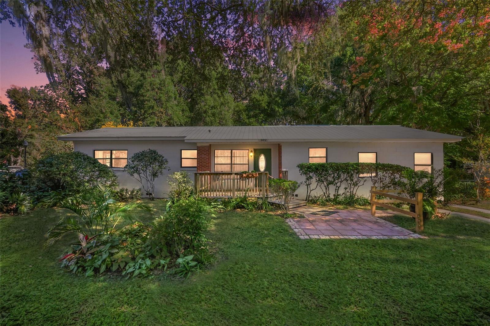 Single Family Residence in WILDWOOD, FL - Daniel Dourado