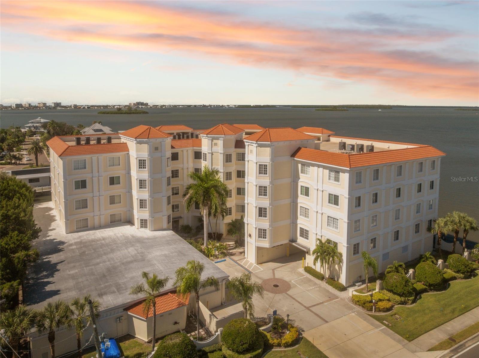 Condominium em CLEARWATER, FL - Daniel Dourado