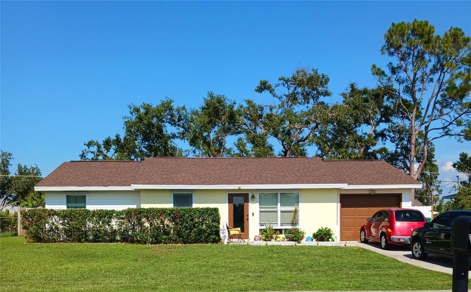 Single Family Residence em PORT CHARLOTTE, FL - Daniel Dourado