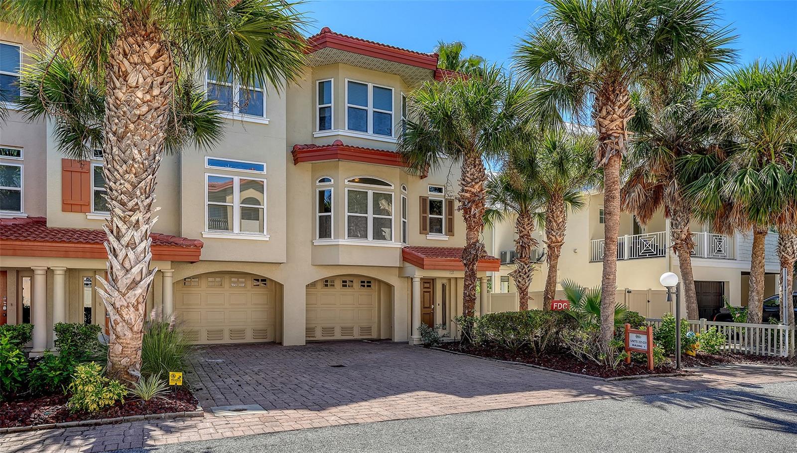 Townhouse in BRADENTON BEACH, FL - Daniel Dourado