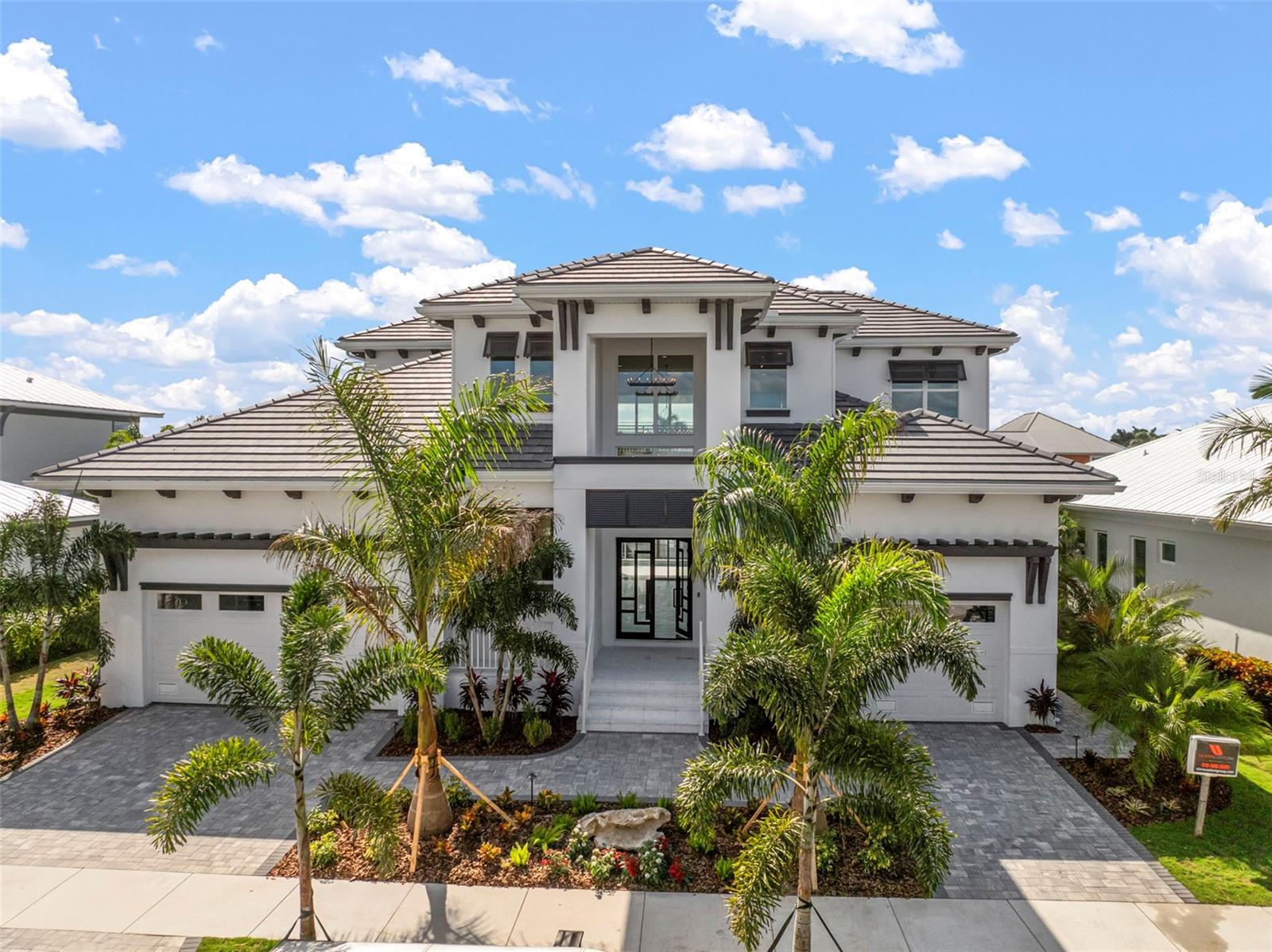 Single Family Residence in APOLLO BEACH, FL - Daniel Dourado
