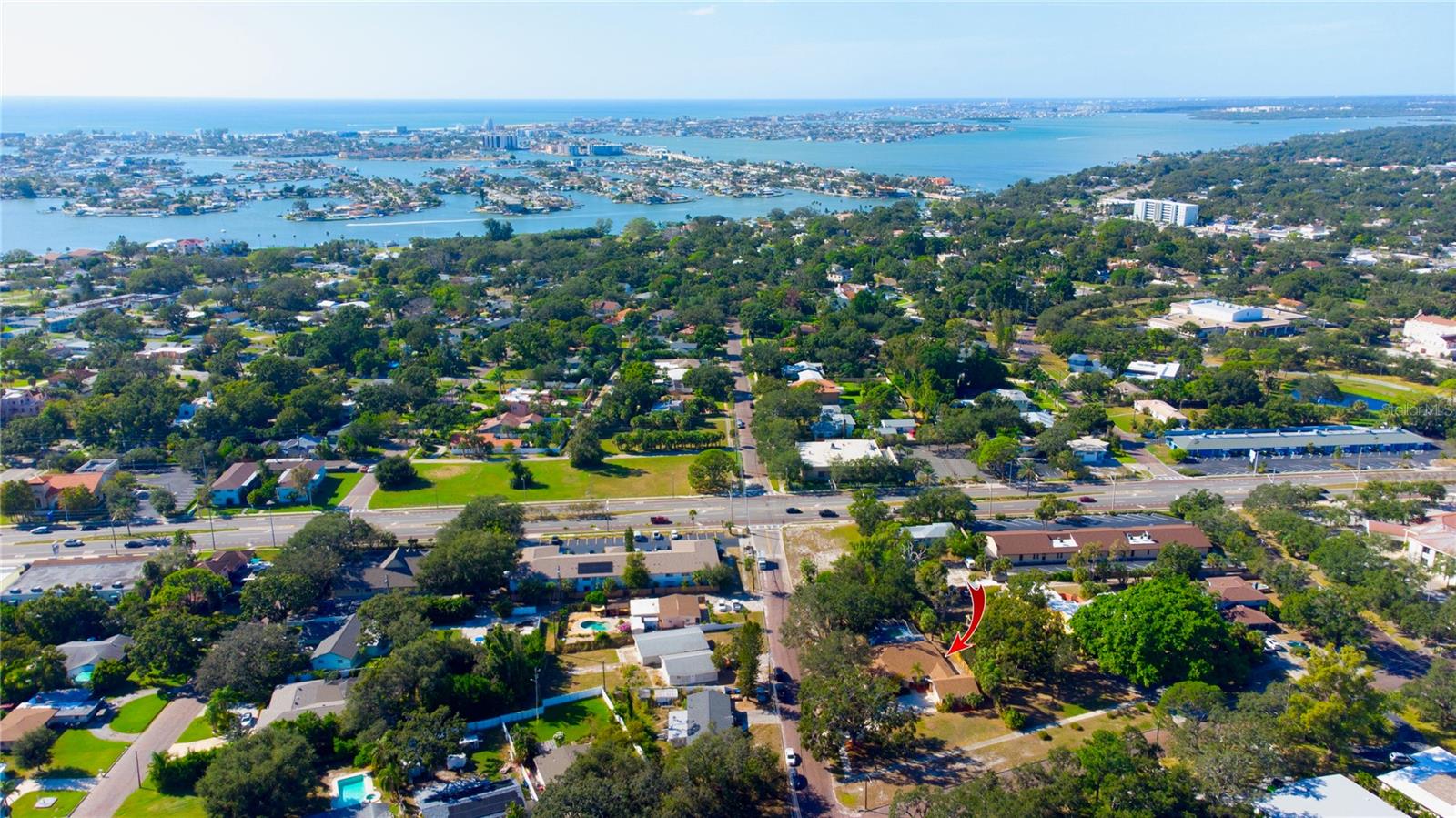 Single Family Residence in ST PETERSBURG, FL - Daniel Dourado