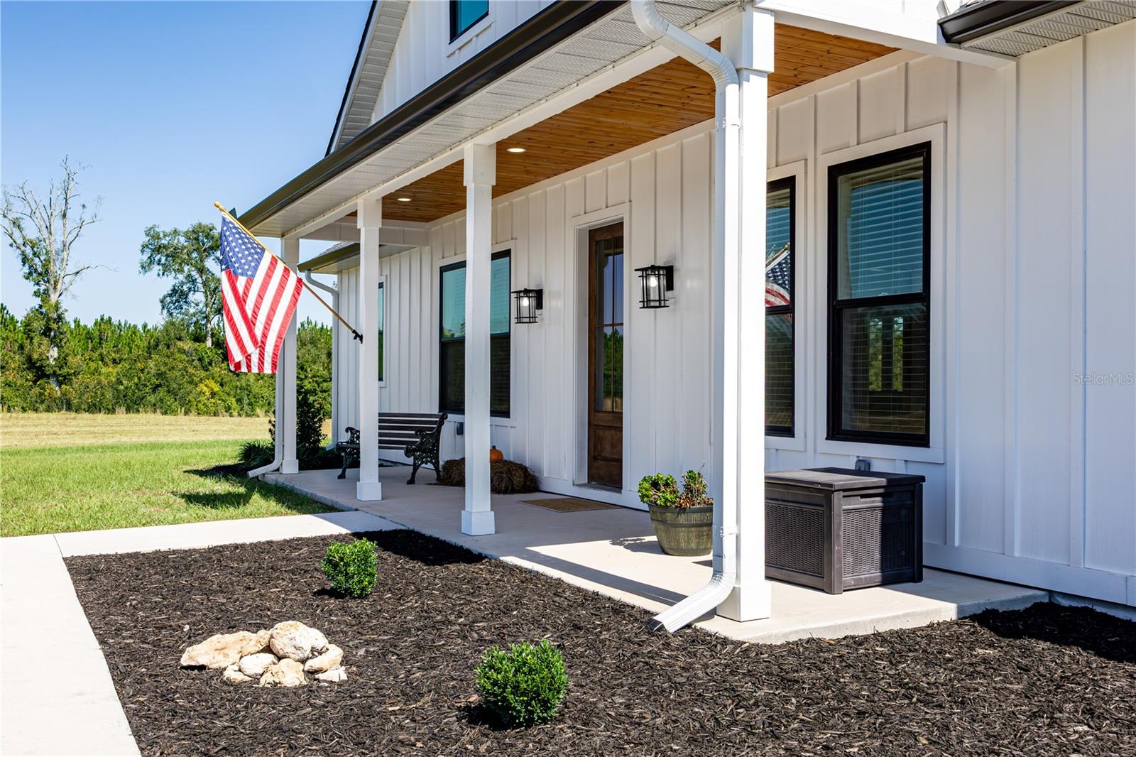 Single Family Residence in LIVE OAK, FL - Daniel Dourado