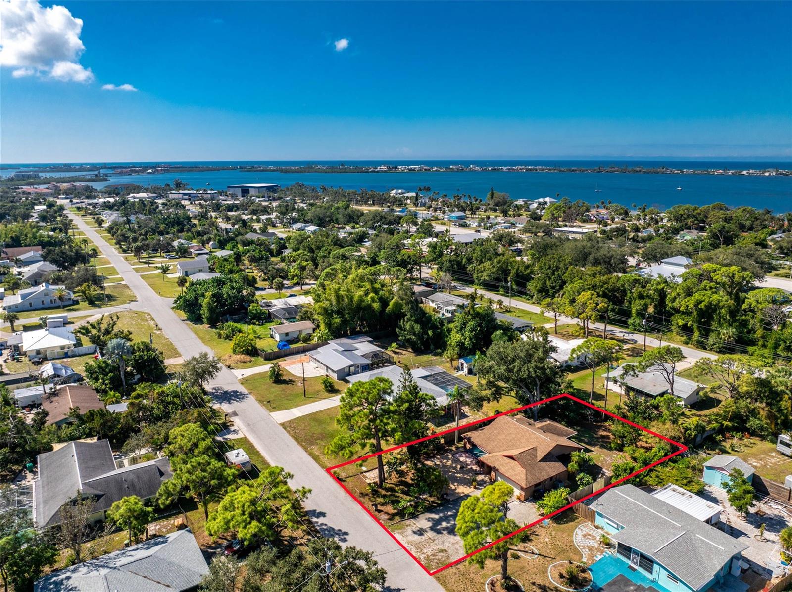 Single Family Residence in ENGLEWOOD, FL - Daniel Dourado