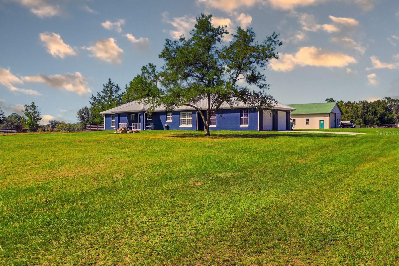 Single Family Residence in SUMMERFIELD, FL - Daniel Dourado