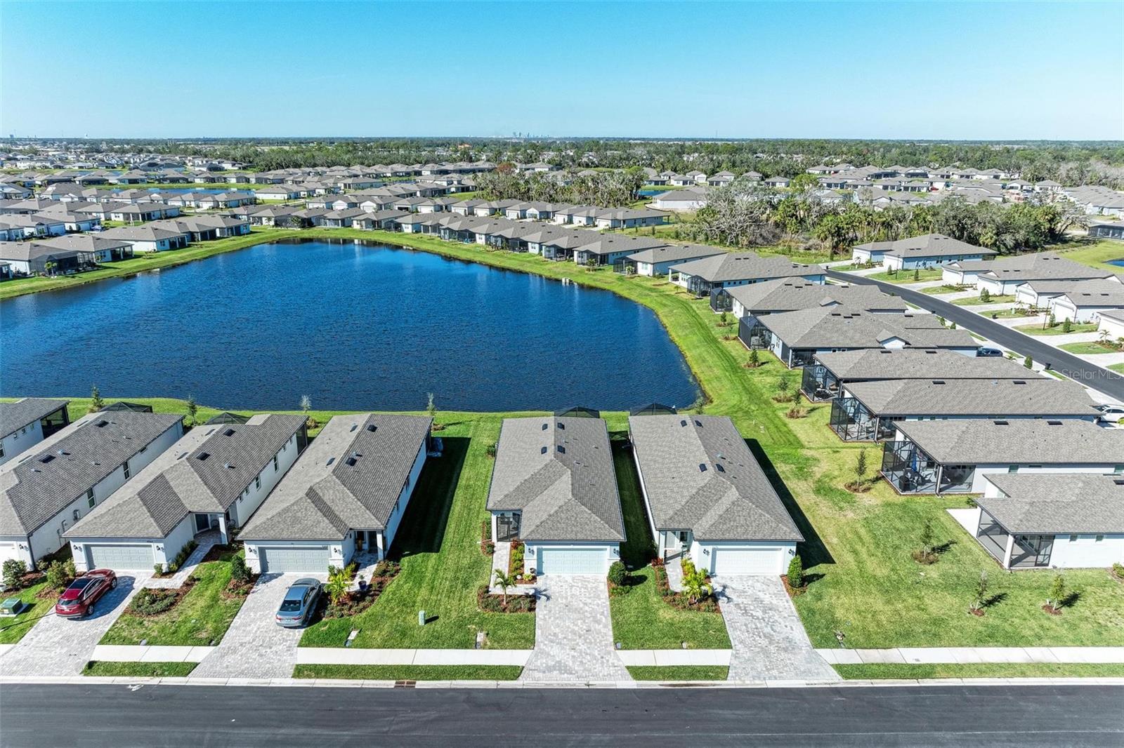 Single Family Residence in PARRISH, FL - Daniel Dourado