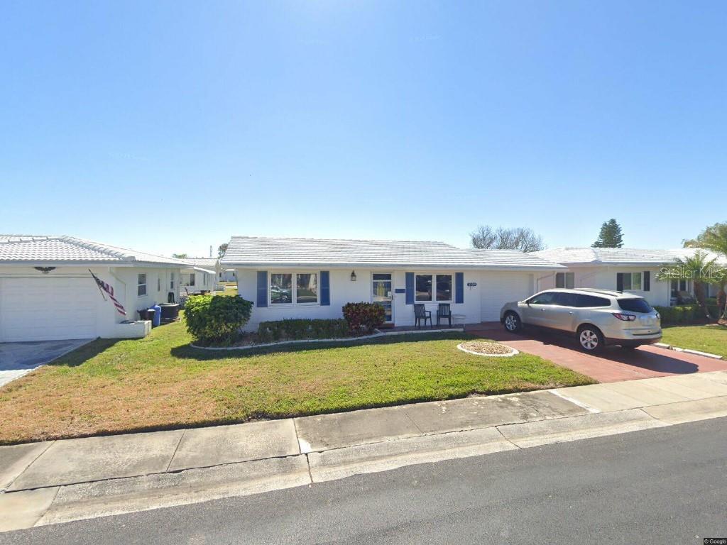 Condominium em PINELLAS PARK, FL - Daniel Dourado