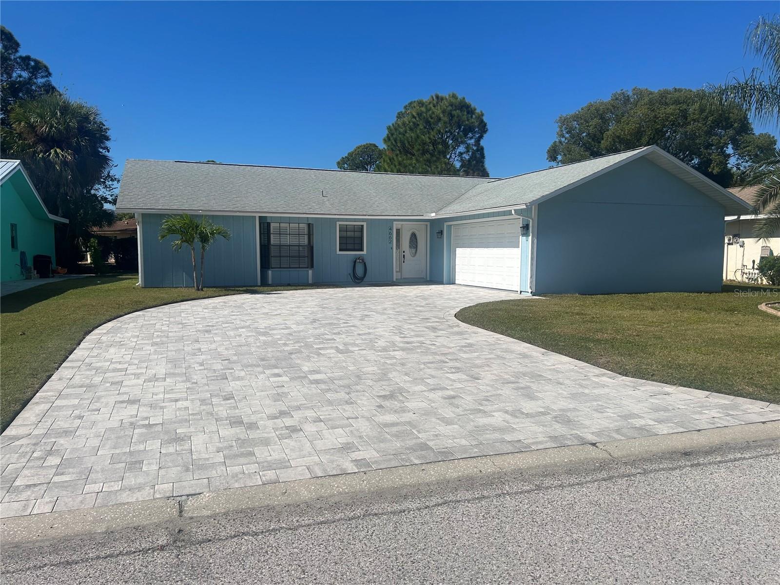 Single Family Residence em NEW PORT RICHEY, FL - Daniel Dourado