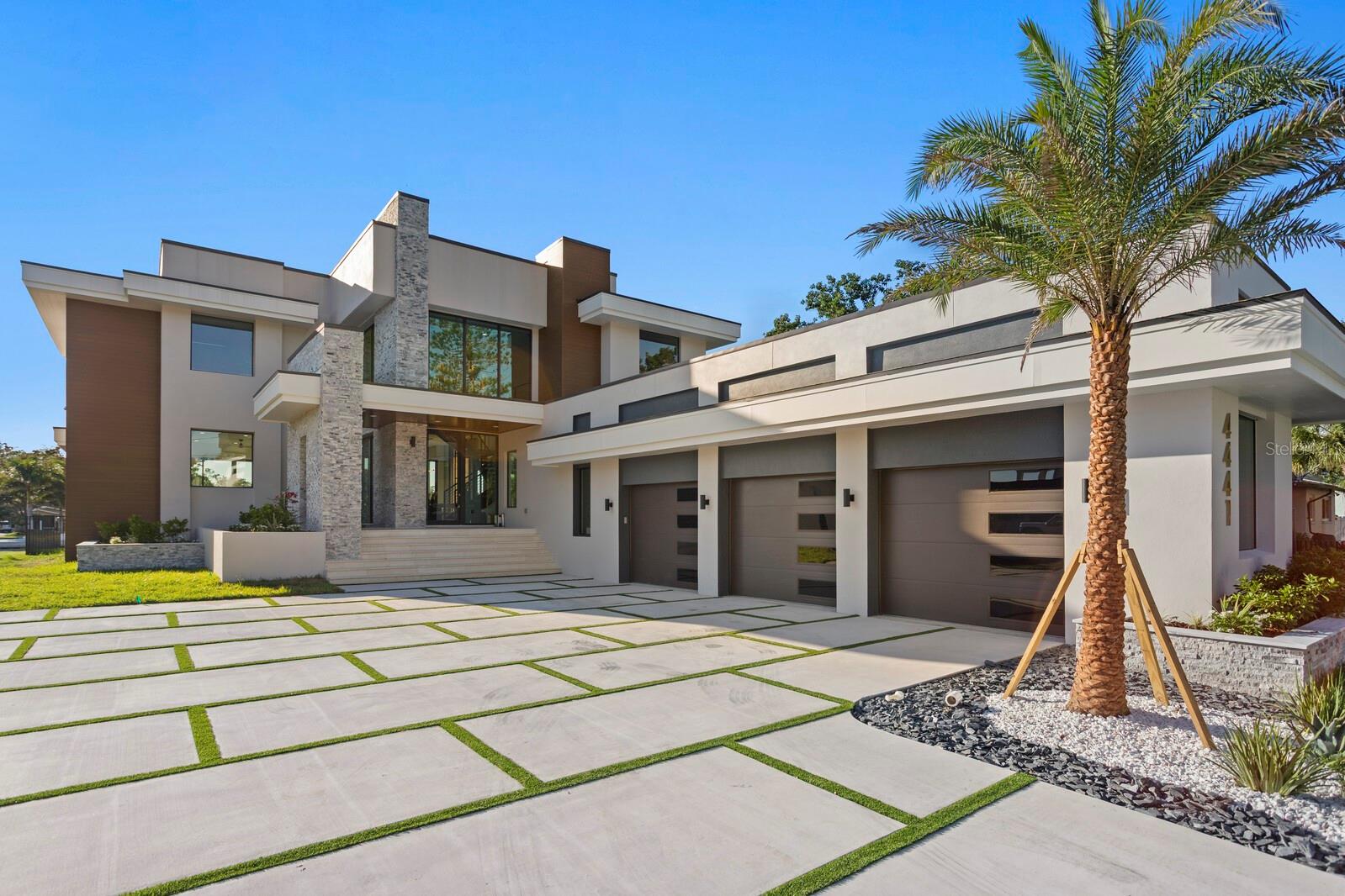 Single Family Residence em ST PETERSBURG, FL - Daniel Dourado