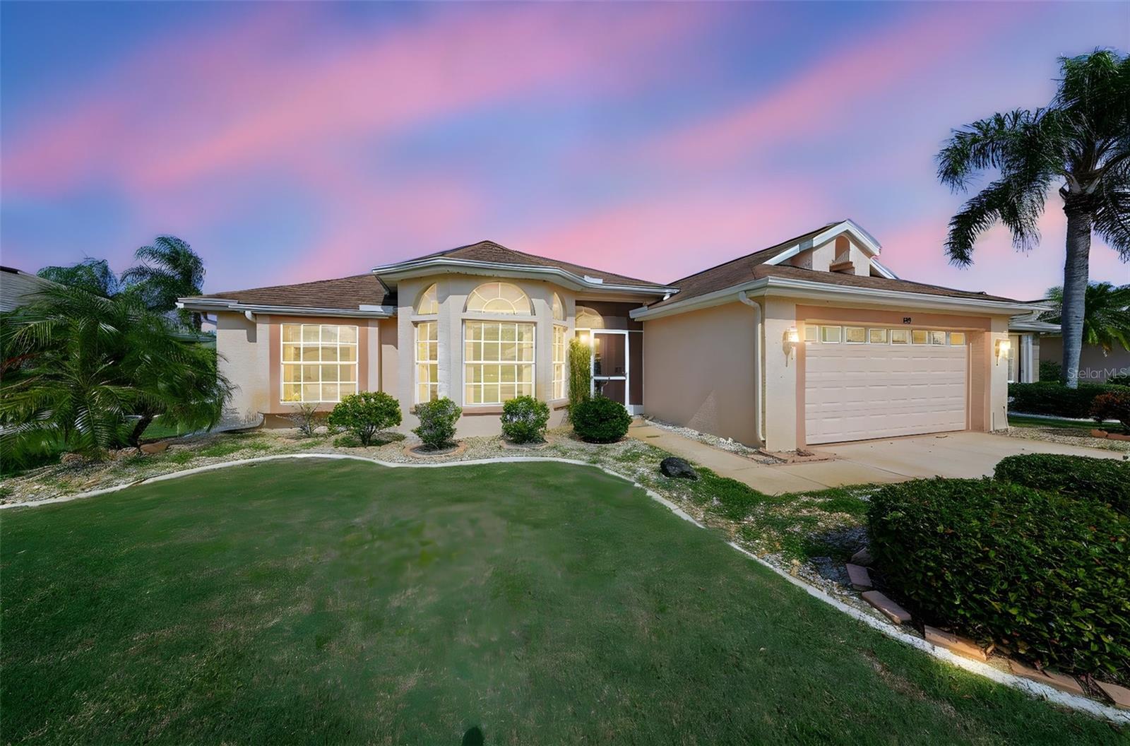 Single Family Residence em SUN CITY CENTER, FL - Daniel Dourado