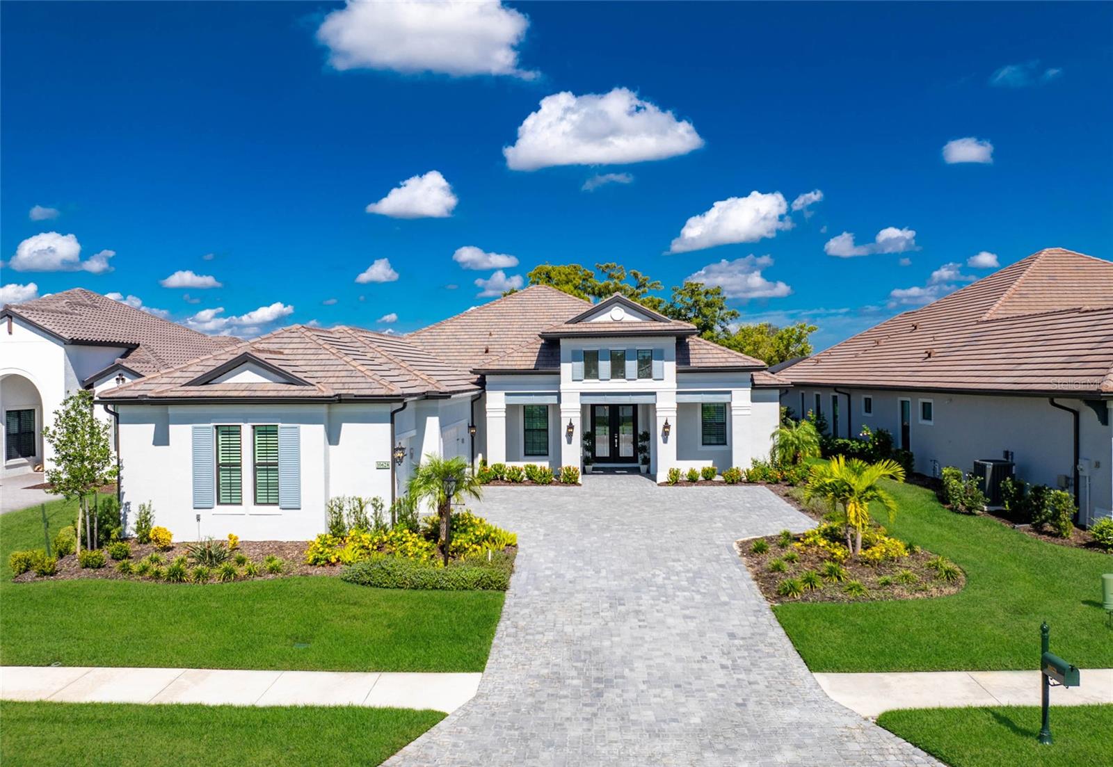 Single Family Residence in ENGLEWOOD, FL - Daniel Dourado