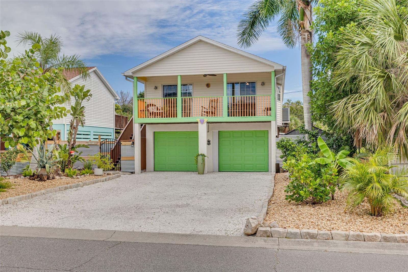 Single Family Residence in GULFPORT, FL - Daniel Dourado