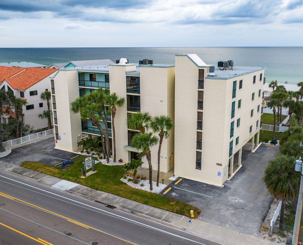 Condominium em INDIAN ROCKS BEACH, FL - Daniel Dourado