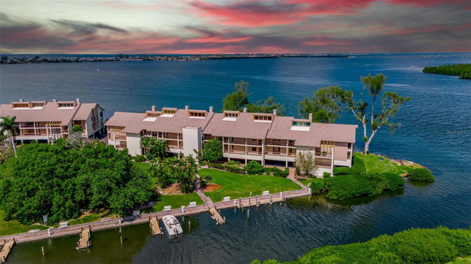 Condominium em CORTEZ, FL - Daniel Dourado