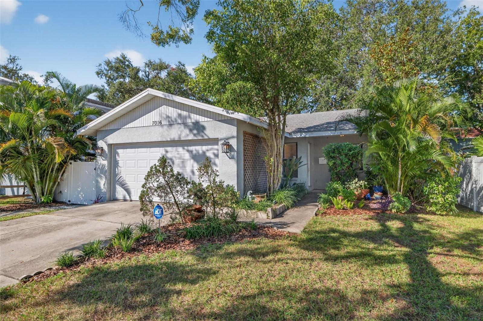 Single Family Residence em ST PETERSBURG, FL - Daniel Dourado