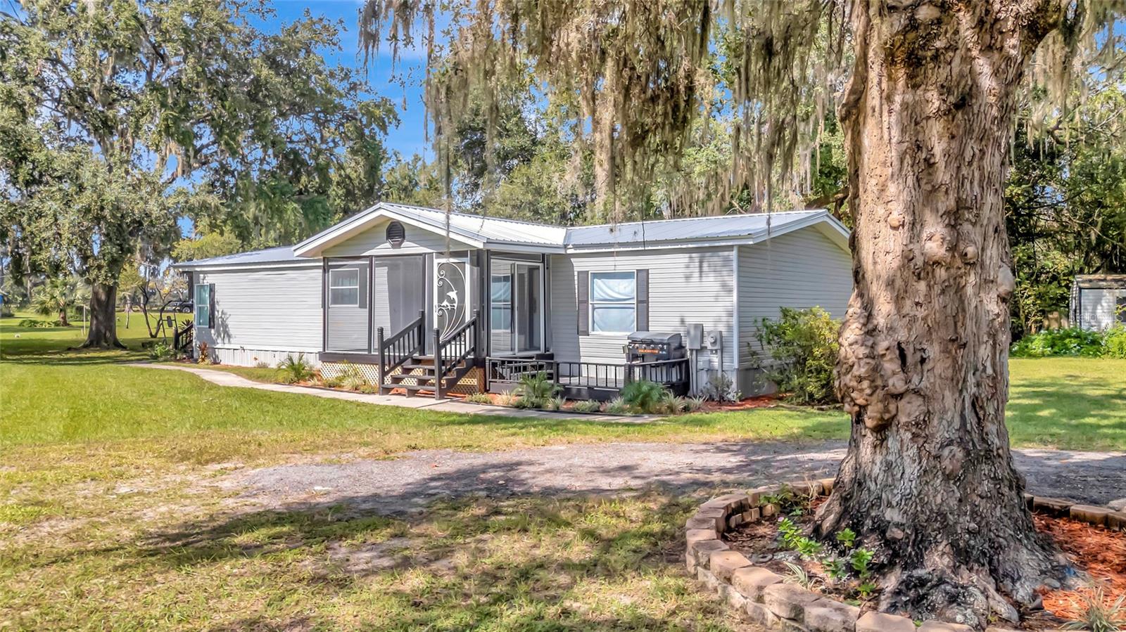 Manufactured Home in ALTOONA, FL - Daniel Dourado