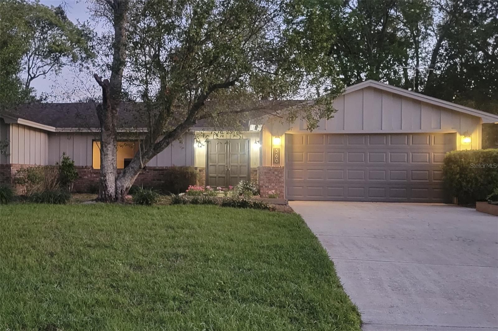 Single Family Residence in DELTONA, FL - Daniel Dourado