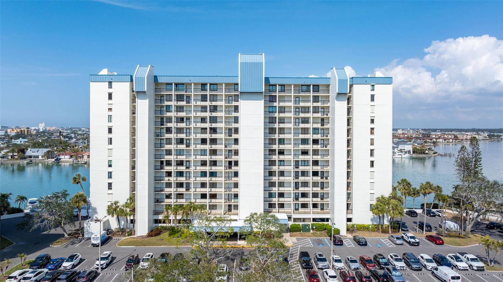 Condominium em ST PETE BEACH, FL - Daniel Dourado