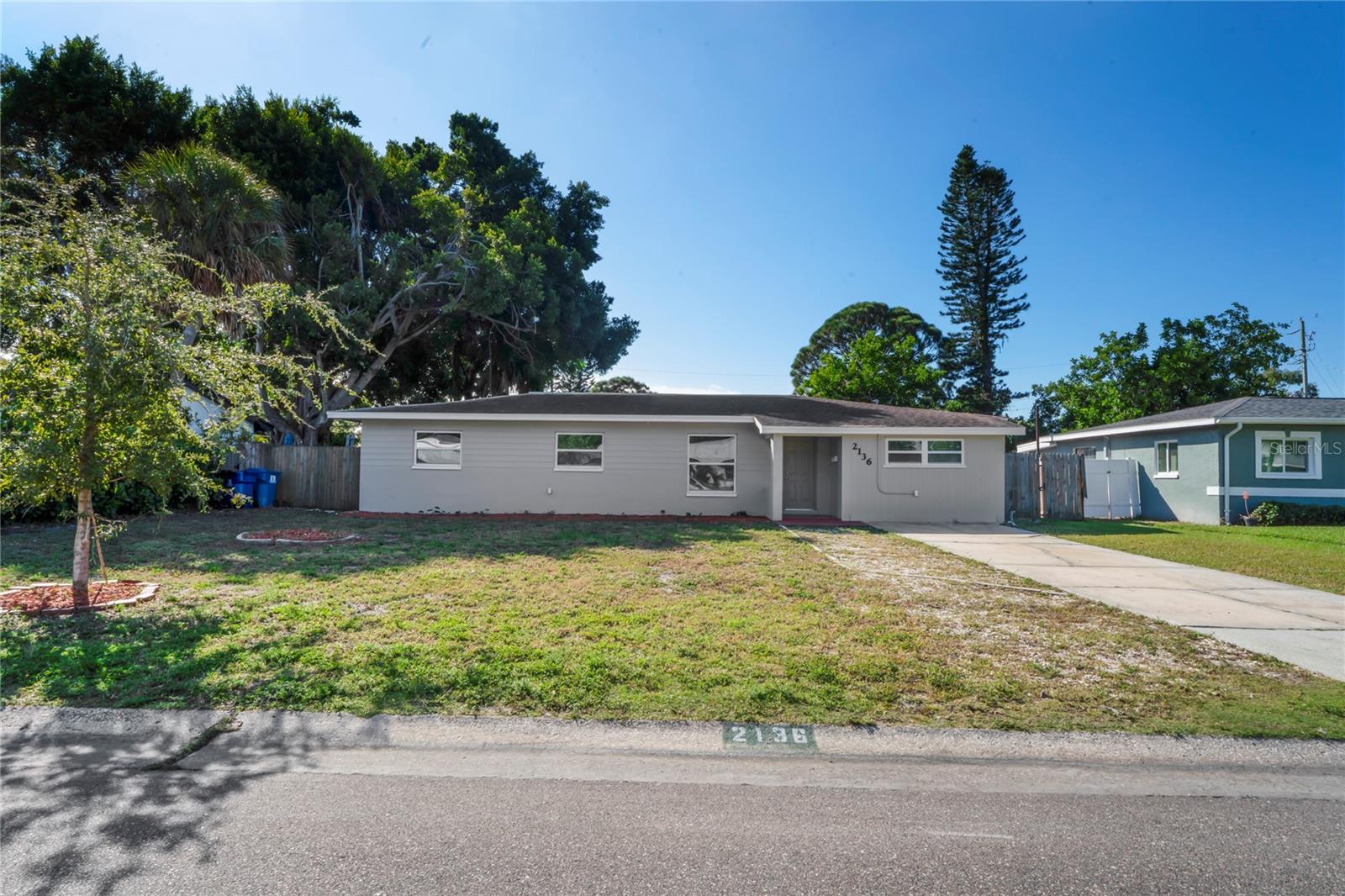 Single Family Residence em ST PETERSBURG, FL - Daniel Dourado