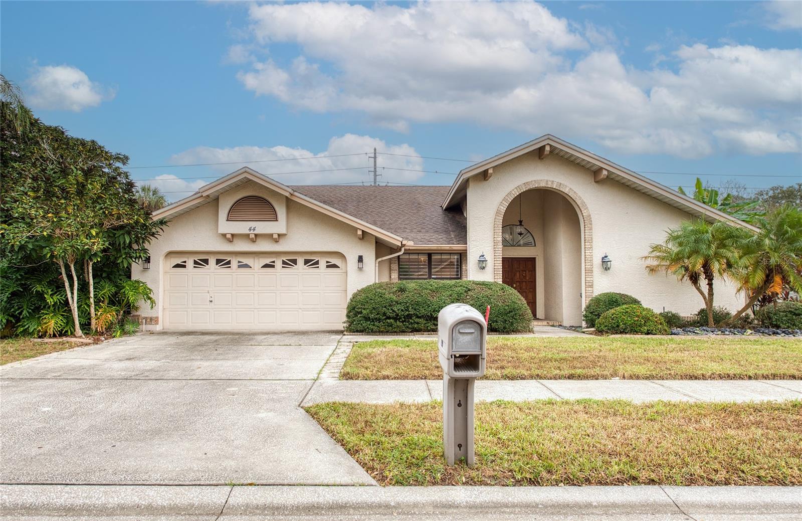 Single Family Residence em SAFETY HARBOR, FL - Daniel Dourado