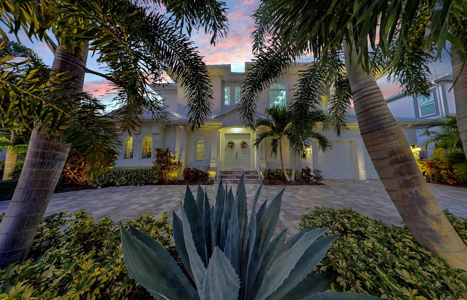 Single Family Residence in APOLLO BEACH, FL - Daniel Dourado