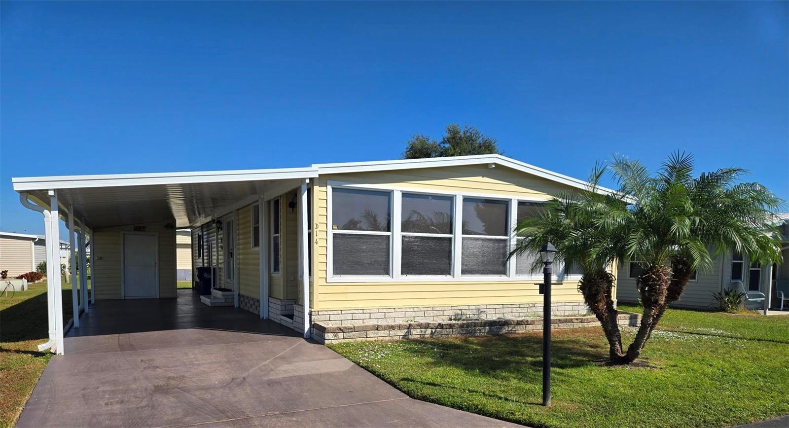 Manufactured Home in BRADENTON, FL - Daniel Dourado