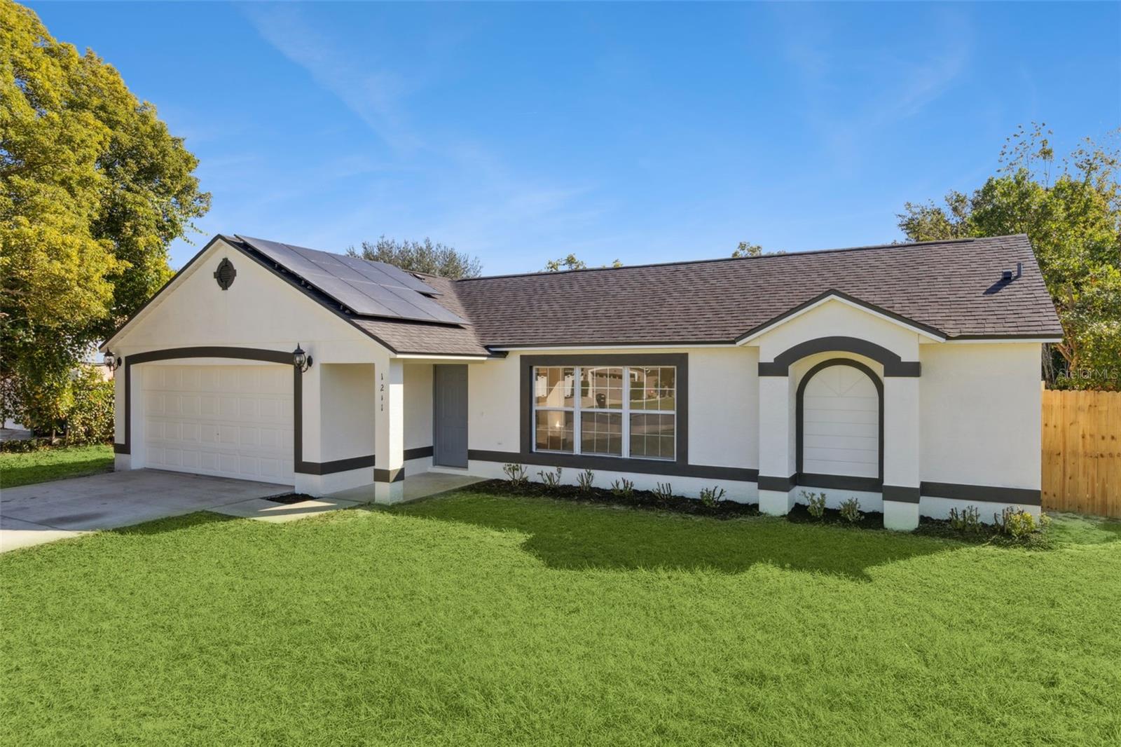 Single Family Residence in DELTONA, FL - Daniel Dourado