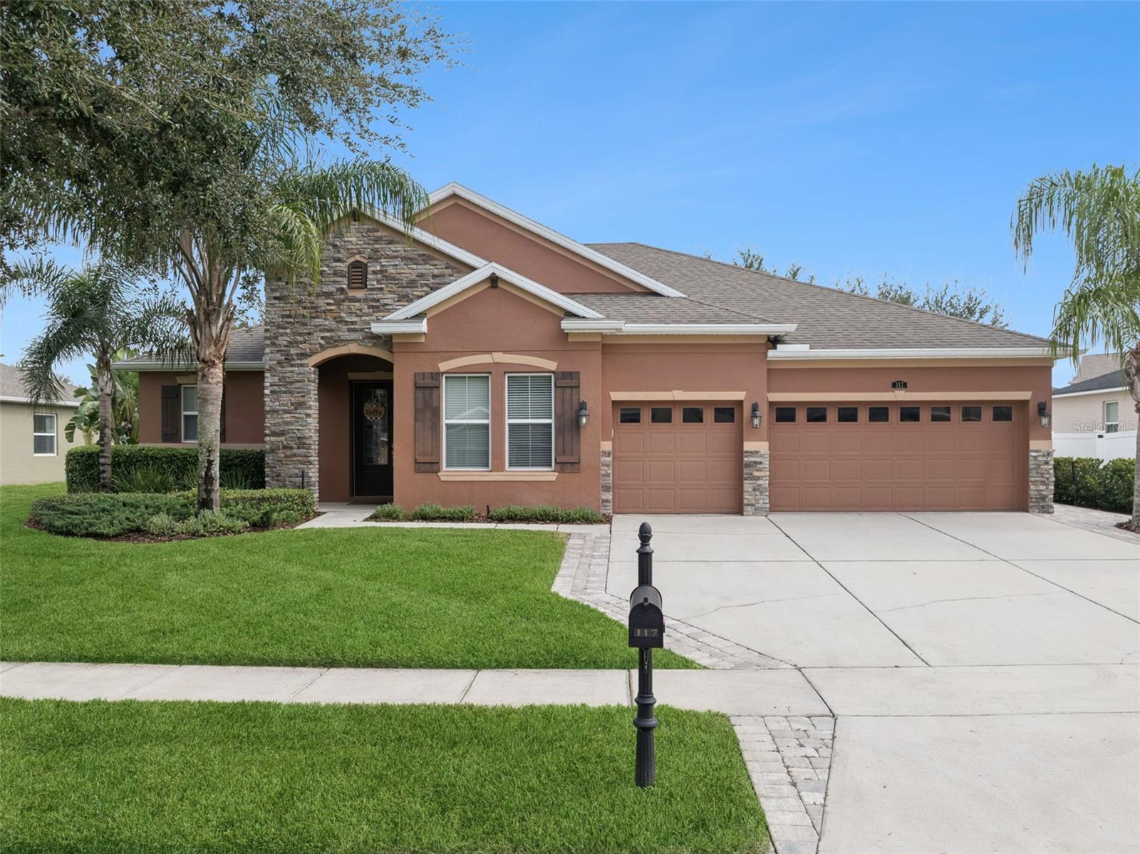 Single Family Residence in AUBURNDALE, FL - Daniel Dourado