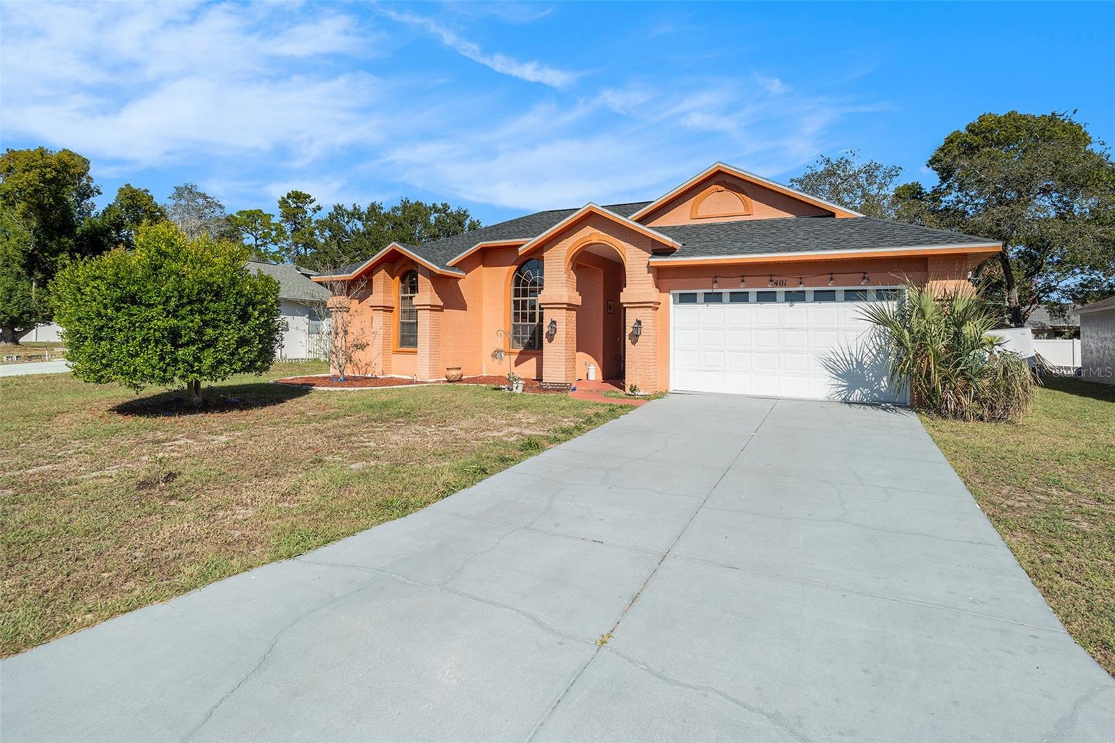 Single Family Residence em SPRING HILL, FL - Daniel Dourado
