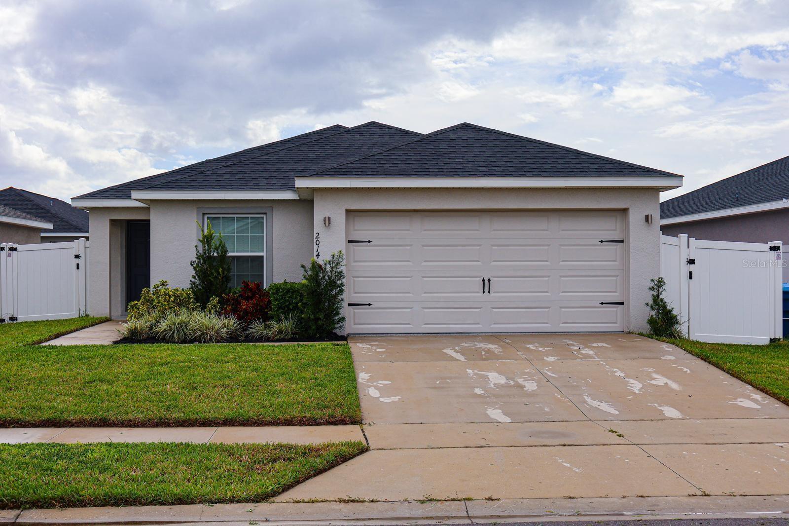 Single Family Residence in HAINES CITY, FL - Daniel Dourado