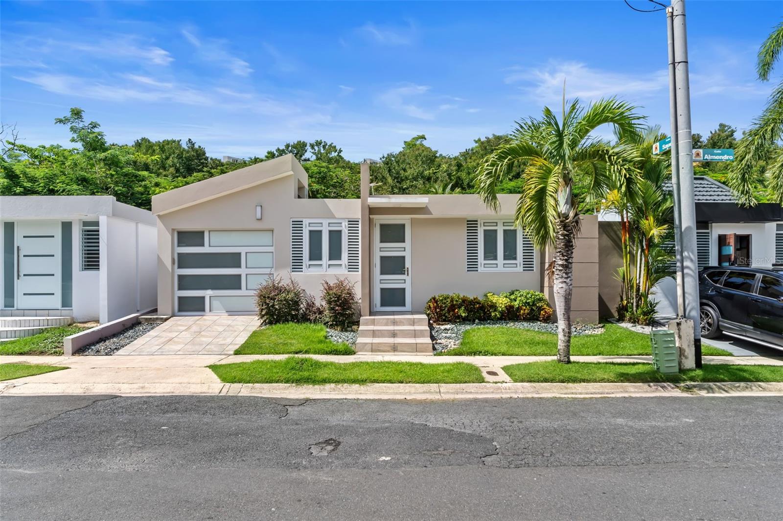 Single Family Residence in CAROLINA, PR - Daniel Dourado