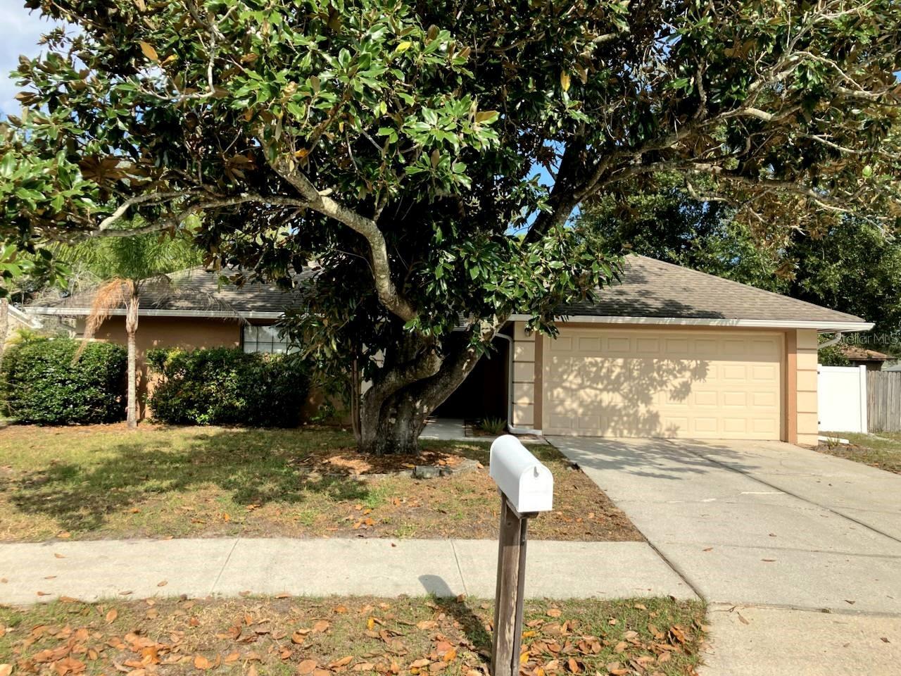 Single Family Residence em OVIEDO, FL - Daniel Dourado