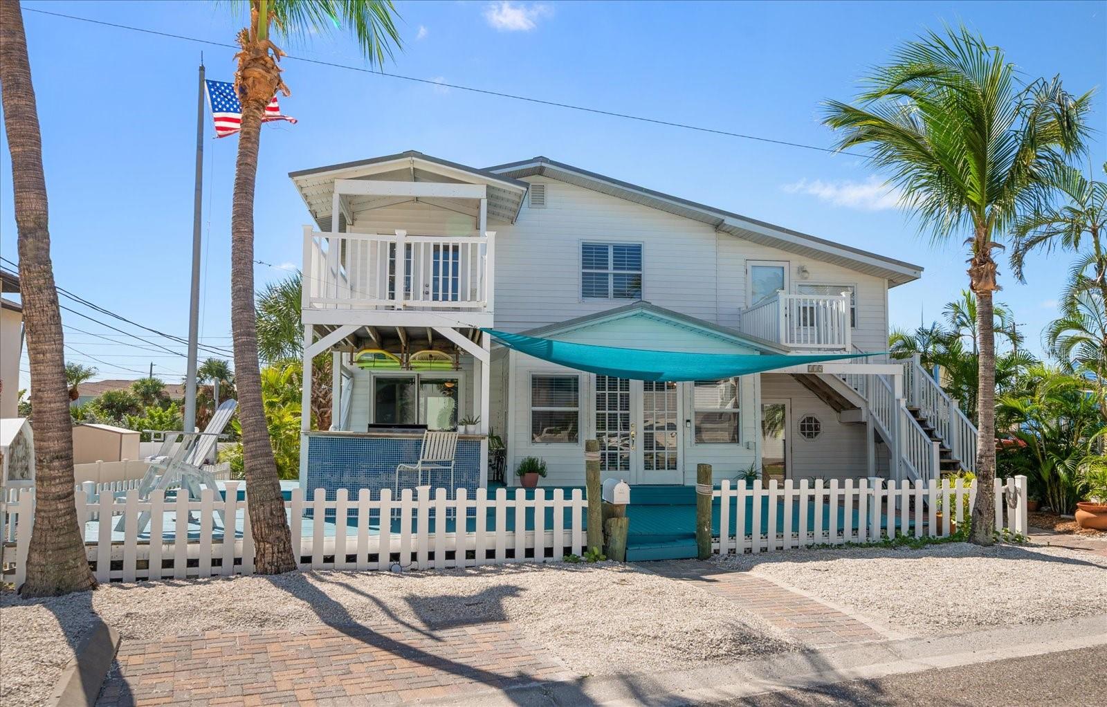 Single Family Residence em TREASURE ISLAND, FL - Daniel Dourado