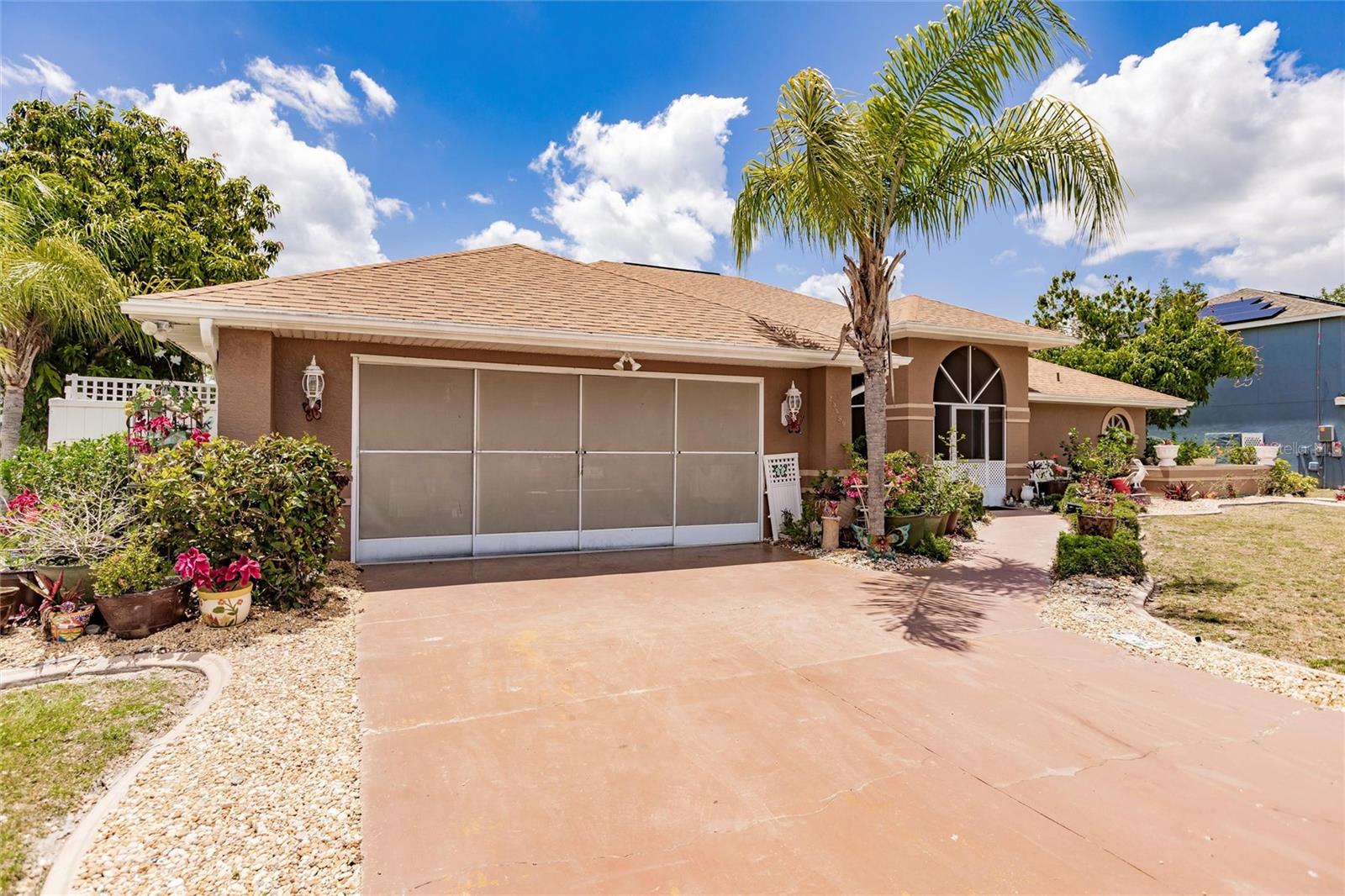 Single Family Residence in PUNTA GORDA, FL - Daniel Dourado