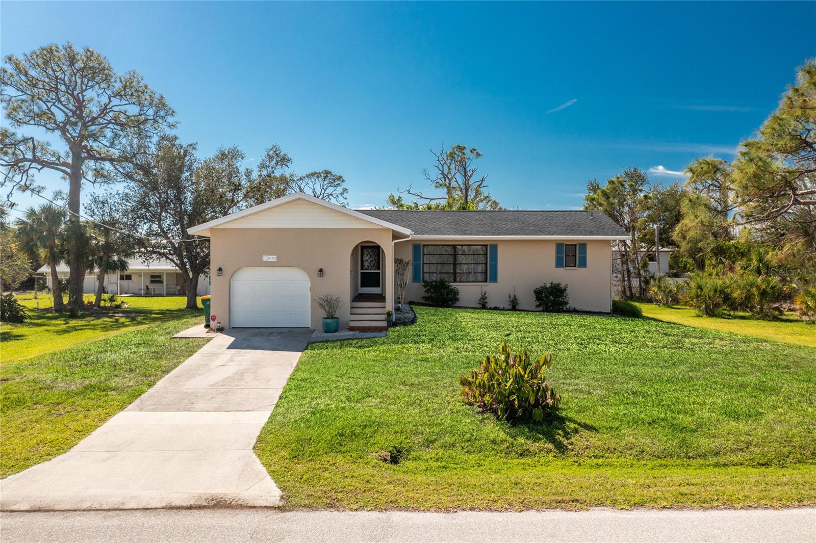 Single Family Residence in ENGLEWOOD, FL - Daniel Dourado