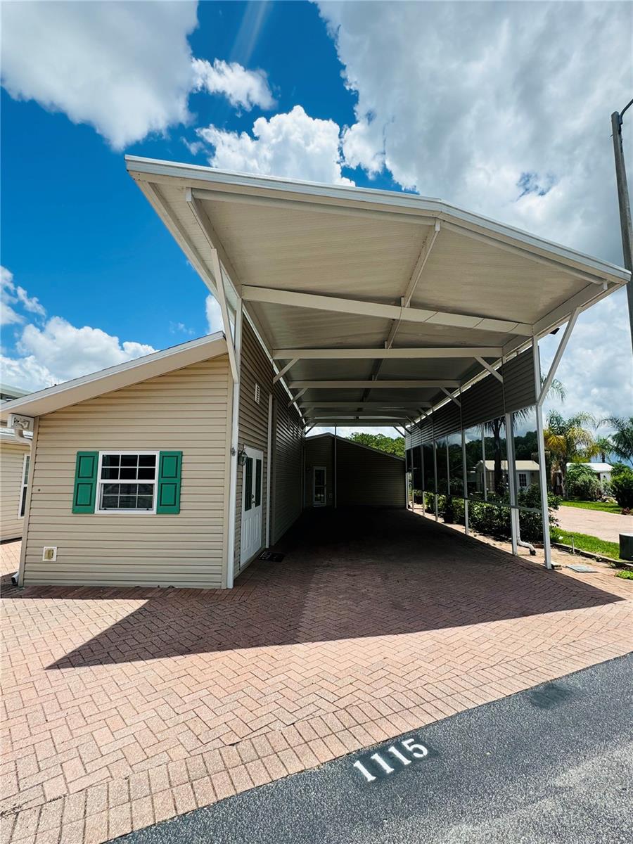 Single Family Residence em DAVENPORT, FL - Daniel Dourado