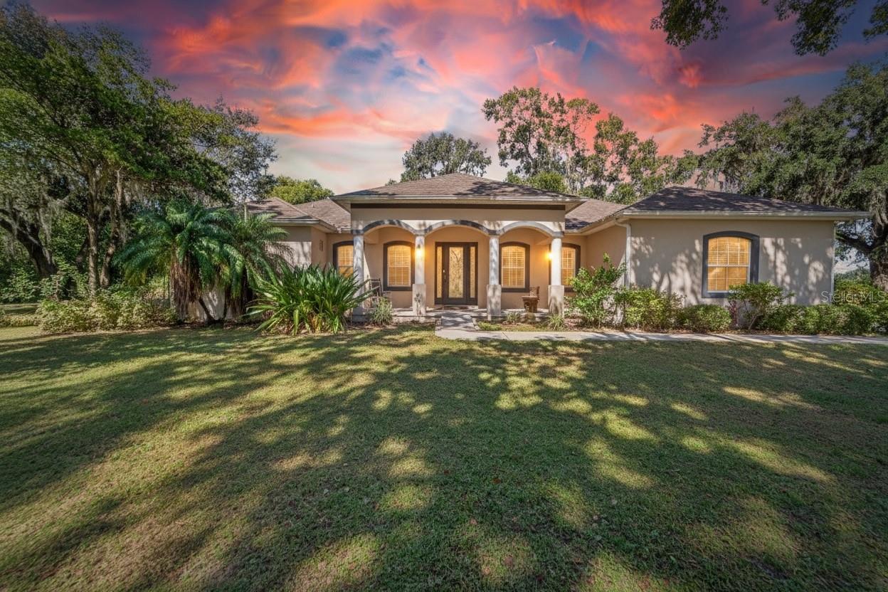 Single Family Residence in PLANT CITY, FL - Daniel Dourado