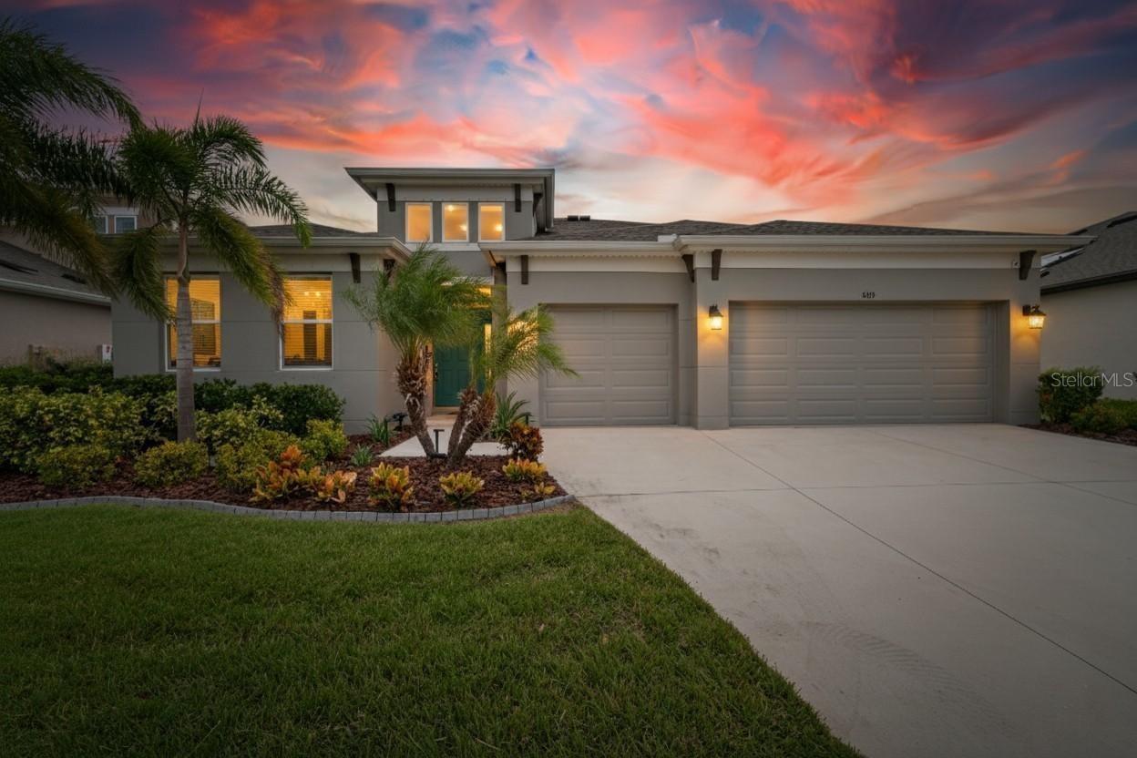Single Family Residence in APOLLO BEACH, FL - Daniel Dourado