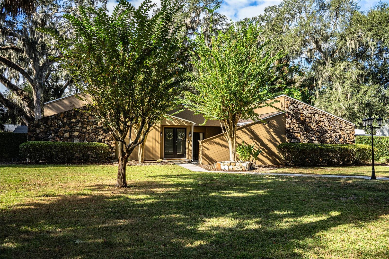 Single Family Residence in LAKELAND, FL - Daniel Dourado
