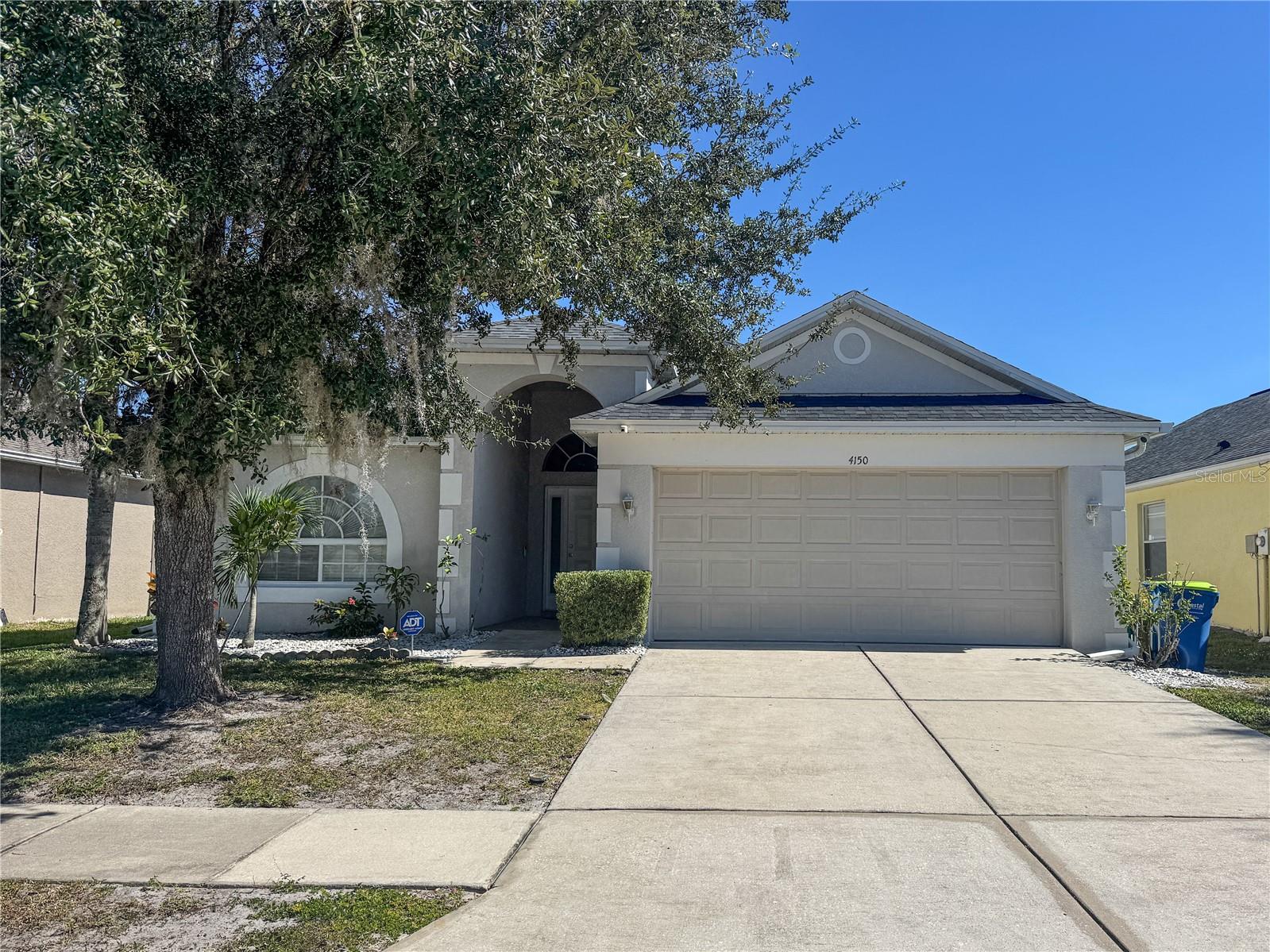 Single Family Residence em WESLEY CHAPEL, FL - Daniel Dourado