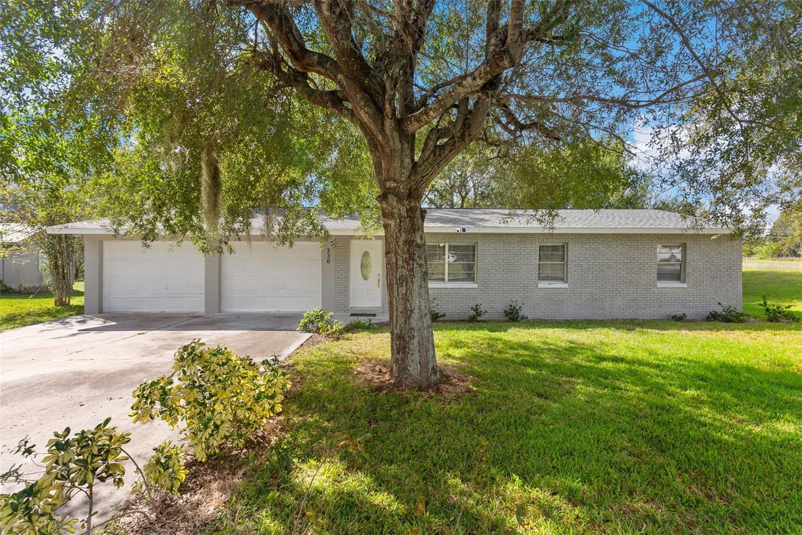 Single Family Residence em LAKE WALES, FL - Daniel Dourado